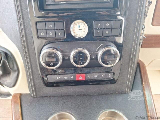 Integroitu matkailuauto MORELO Loft 82 LBX