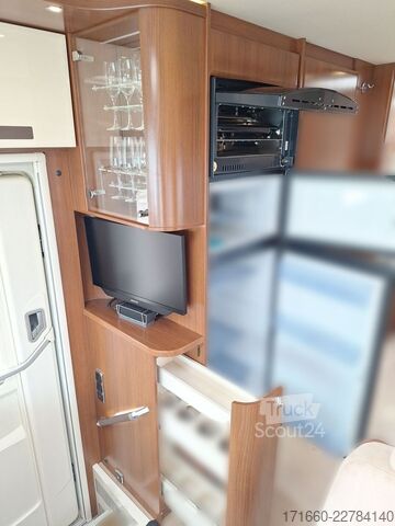 Integroitu matkailuauto MORELO Loft 82 LBX