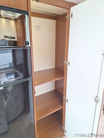 Integroitu matkailuauto MORELO Loft 82 LBX