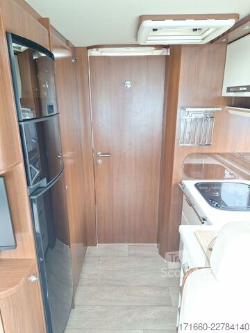 Integroitu matkailuauto MORELO Loft 82 LBX