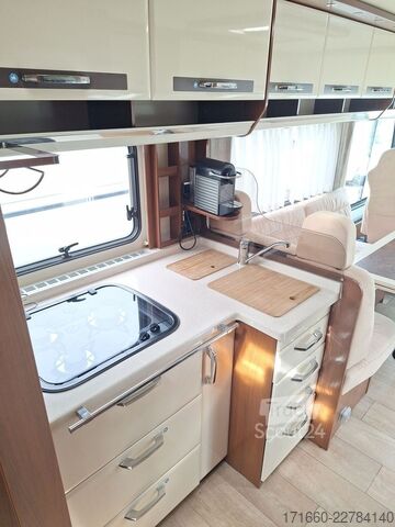 Integroitu matkailuauto MORELO Loft 82 LBX