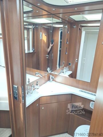 Integroitu matkailuauto MORELO Loft 82 LBX