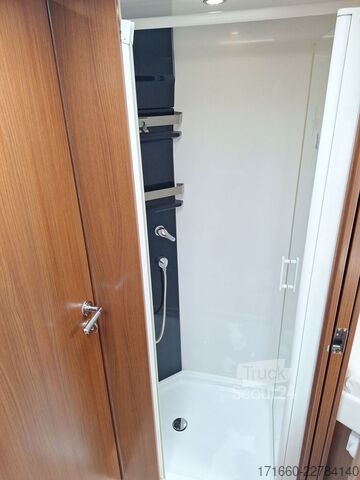 Integroitu matkailuauto MORELO Loft 82 LBX