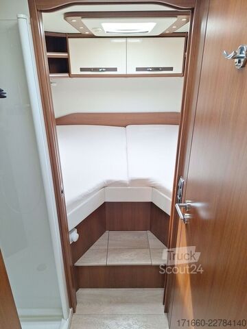 Integroitu matkailuauto MORELO Loft 82 LBX