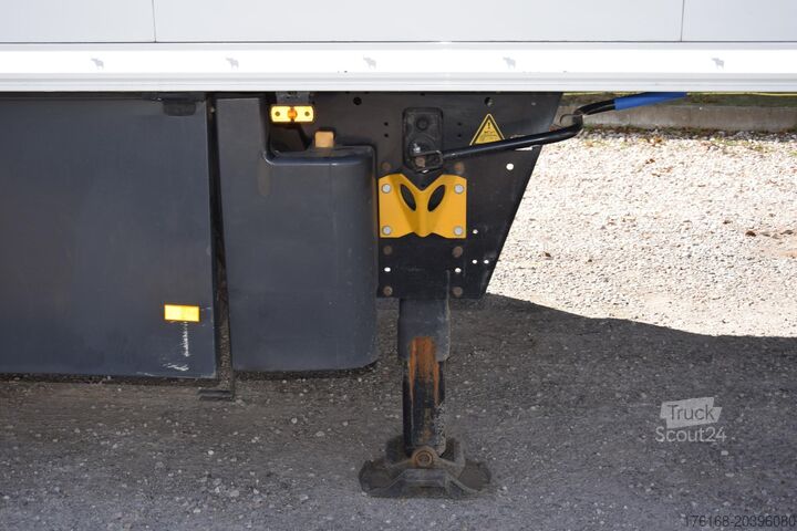 Polpriklopnik za prevoz hladilnikov SCHMITZ CARGOBULL SKO FP 60 ThermoKing SLXi 300