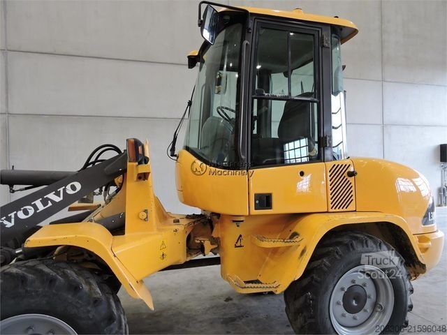 Wheel loader VOLVO L30B + Fork