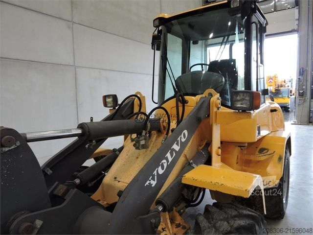 Wheel loader VOLVO L30B + Fork