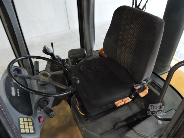 Wheel loader VOLVO L30B + Fork