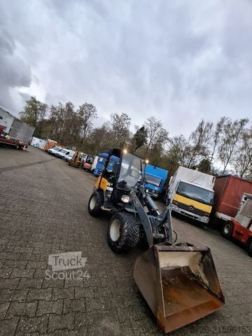 Backhoe loader Giant V 452 XTRA org1154Std GEW.2400 kg Bj2016 T