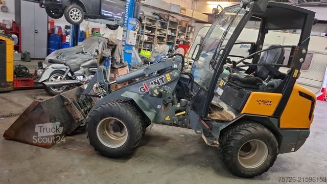 Backhoe loader Giant V 452 XTRA org1154Std GEW.2400 kg Bj2016 T