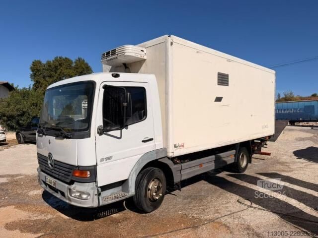 Ledusskapja kravas automašīna Mercedes-Benz 815