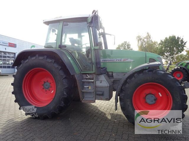 Traktör Fendt 712 VARIO
