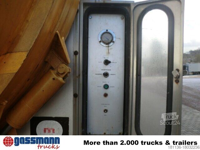 LKW mit Tankaufbau MORO SPA Saugaufbau ca. 14m³, Kippbar