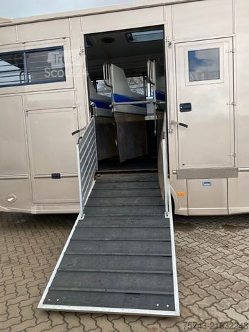 Samochód do przewozu bydła MAN 12 220 5 Pferde Wohnung