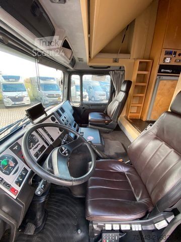 Samochód do przewozu bydła MAN 12 220 5 Pferde Wohnung