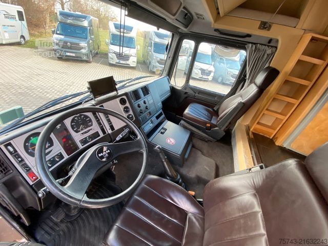 Samochód do przewozu bydła MAN 12 220 5 Pferde Wohnung