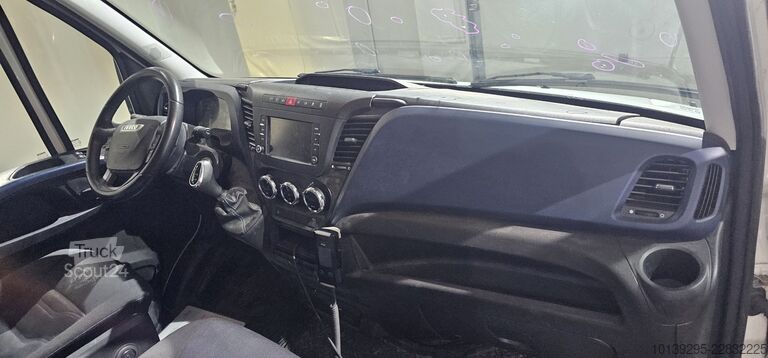 Kassevogn Iveco Daily 35 3.0 CNG 136hp Box Van with Tail