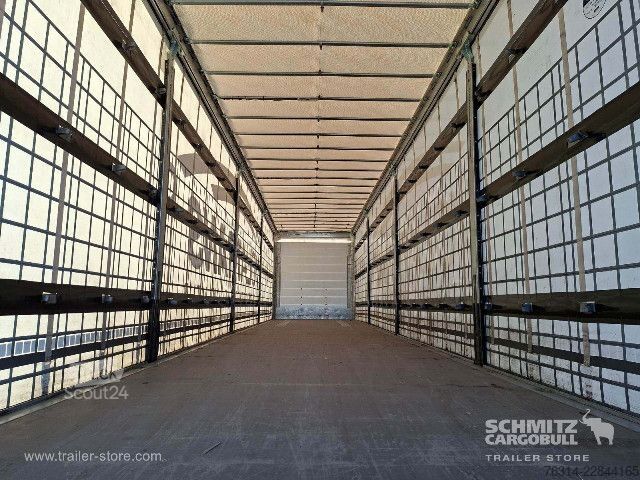Відкритий напівпричіп з тентом Schmitz Cargobull Curtainsider Standard Getränke