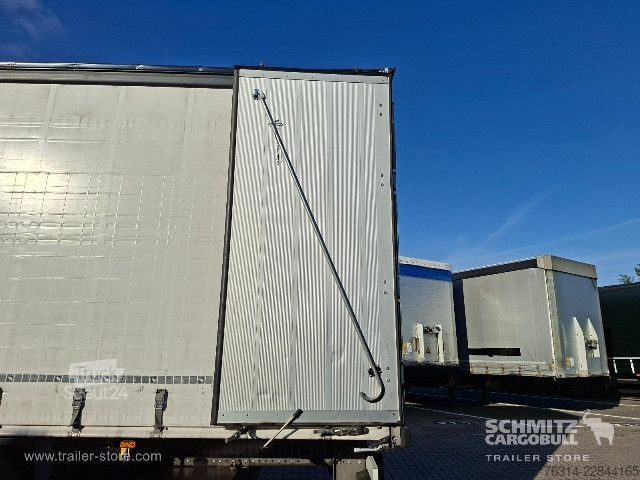 Відкритий напівпричіп з тентом Schmitz Cargobull Curtainsider Standard Getränke