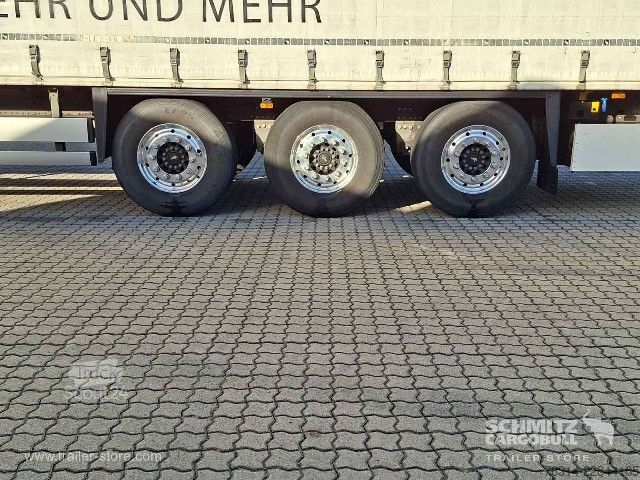 Відкритий напівпричіп з тентом Schmitz Cargobull Curtainsider Standard Getränke