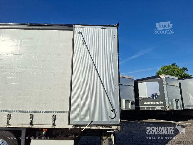 Відкритий напівпричіп з тентом Schmitz Cargobull Curtainsider Standard Getränke