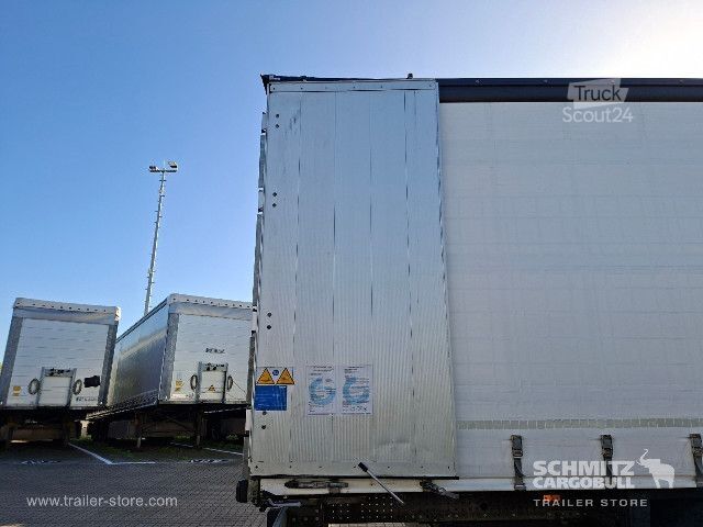 Відкритий напівпричіп з тентом Schmitz Cargobull Curtainsider Standard Getränke