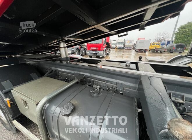 Dreiseitenkipper Mercedes-Benz Actros 1832