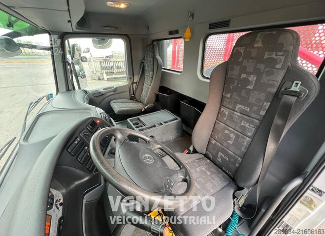 Dreiseitenkipper Mercedes-Benz Actros 1832