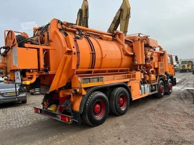 Vehículo de succión MAN 35.402 8x4 (ORIGINAL LOW KM )