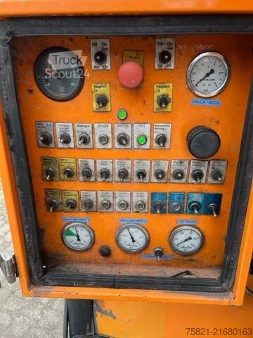 Vehículo de succión MAN 35.402 8x4 (ORIGINAL LOW KM )