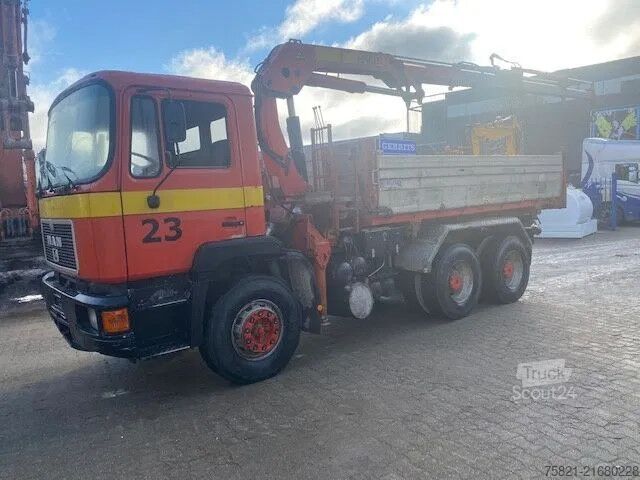 Camión grúa MAN 26.332 6x4 + Palfinger PK 12000