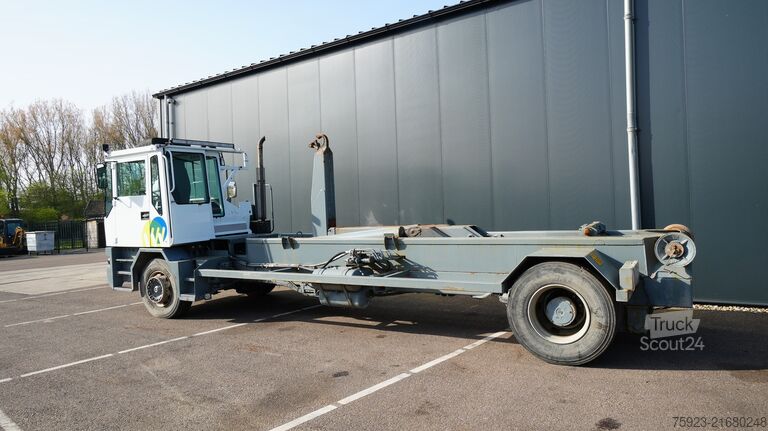 Sistema de brazo de gancho Terberg TT 17 Hookarm system terminal truck 25km