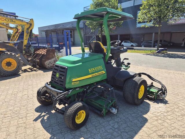 Rasenmäher John Deere 8700 PC FM (fairway mower - LOW HOURS )