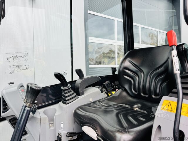 Mini ekskavators Kubota KX 016-4 - 1. HAND