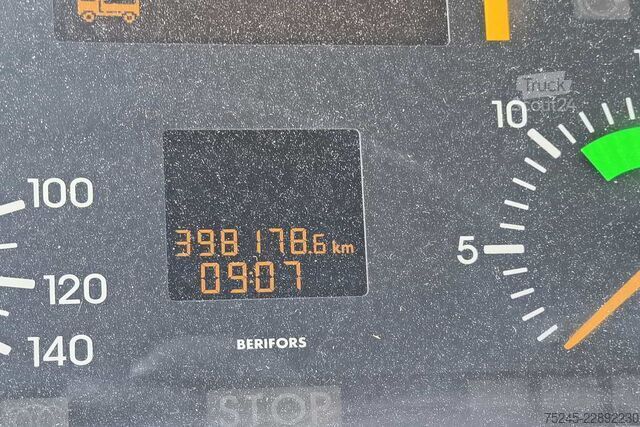 Sklápěcí vůz Mercedes-Benz Actros 1831 GRU E RIBALTABILE