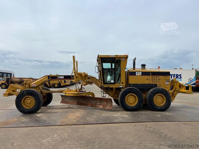 Road grader Caterpillar 140H