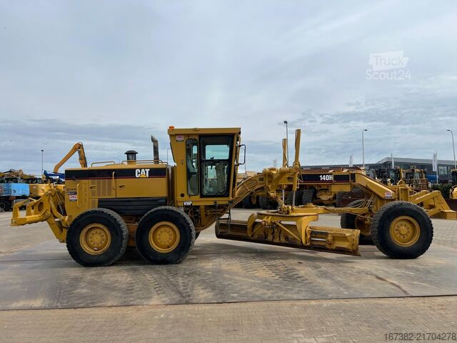 Road grader Caterpillar 140H