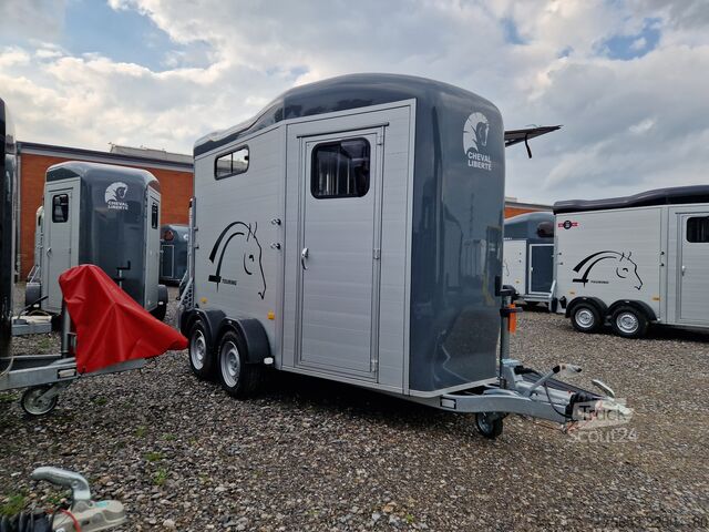 ρυμουλκούμενο μεταφοράς αλόγων Cheval Liberté Touring Country SAKA irongrey Abholpreis