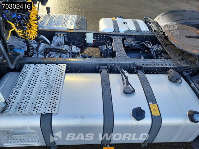 Volym SZM Mercedes Actros 1845 4X2 GigaSpace Mega Retarder 2x Tank...