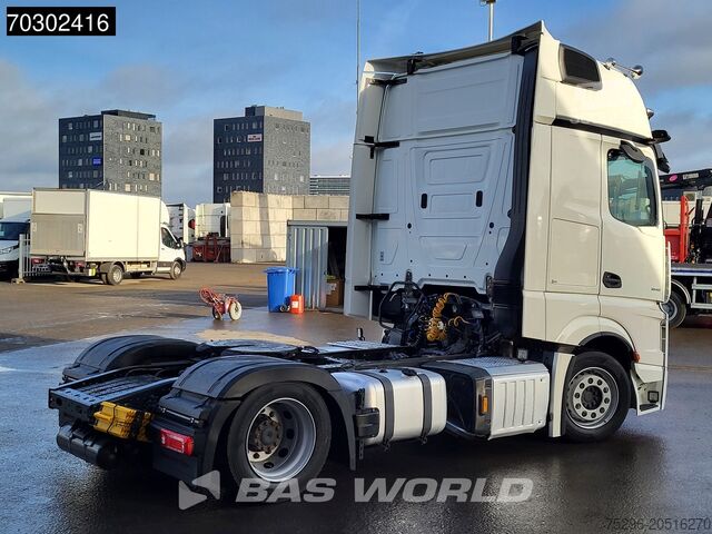 Sējums SZM Mercedes Actros 1845 4X2 GigaSpace Mega Retarder 2x Tank...