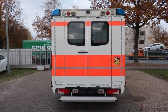 Brandbil MERCEDES-BENZ Sprinter II 519 CDI / RTW / Klima / Automatik