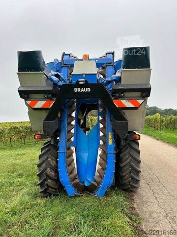  New Holland Braud VM460