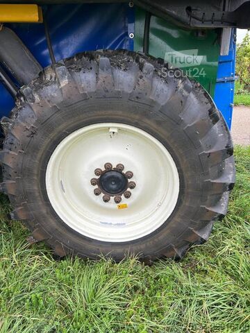  New Holland Braud VM460