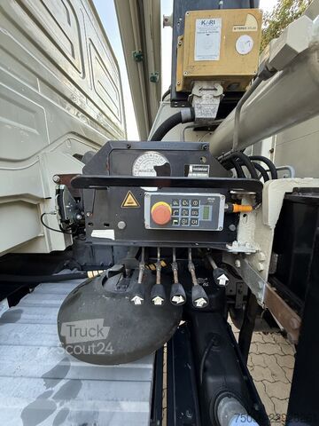 رافعة مثبتة على شاحنة  Atego 1324 - DoKa - Kran - 148 TKm