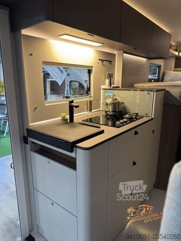 Camping-car semi-intégré LMC Cruiser 740 EL TV SAT Truma 6D Markise