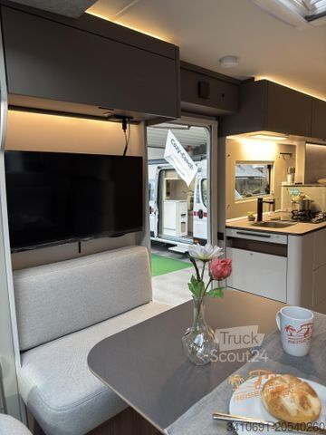 Camping-car semi-intégré LMC Cruiser 740 EL TV SAT Truma 6D Markise