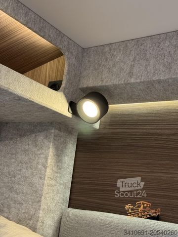 Camping-car semi-intégré LMC Cruiser 740 EL TV SAT Truma 6D Markise