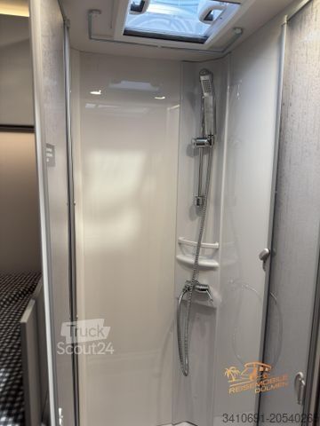 Semi-integrated camper LMC Tourer Lift H 730 G Tourer Paket RFK Zusatbett