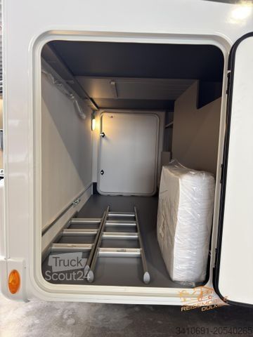 Semi-integrated camper LMC Tourer Lift H 730 G Tourer Paket RFK Zusatbett