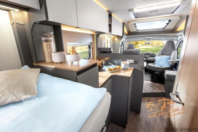 Semi-integrated camper LMC Tourer Lift H 730 G Tourer Paket RFK Zusatbett